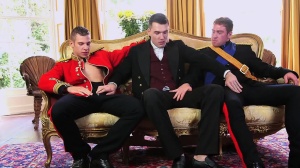 Men of UK: Muscle inked british hunk Paul Walker threesome