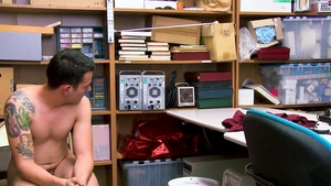 YoungPerps - Crossdresser Ryan Kroger digs real fucking