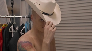 NextDoorTwink: Athletic brunette desires hard nailining HD
