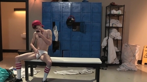 FalconStudios - Ebony bodybuilder goes for hard slamming