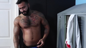 MenOver30.com - European Skyler James is really athletic gay