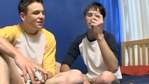 Boys-Smoking.com - Big dick Jeremiah Johnson tickle