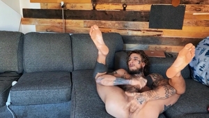 MEN.com: Muscled and inked spitting indoor solo