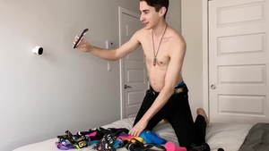 StayHomeBro: Athletic hunk feels in need of plowing hard