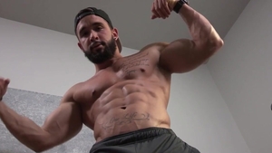 Maskurbate - Muscled Zack Lemec rammed hard in the gym