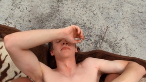 Czech Hunter: Handjob outdoors