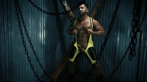 FetishMen: Solo thick Dominic Pacifico spitting