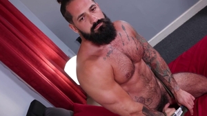 ChaosMen.com - Eddie Cambio plus piercing Eddie masturbating