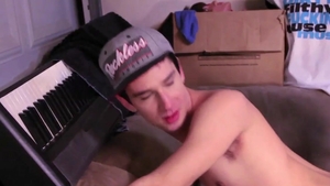 DirtyBoyVideo: Very cute Nathan Stratus teasing big cock
