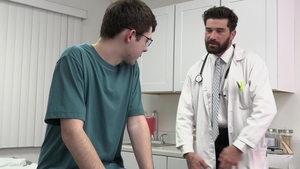 DoctorTapes: Dr. Chris Gives a Helping Hand