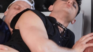 Men: Boner Alert: Twink Helps Jock