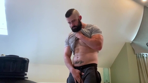 Next Door Homemade: Caucasian Stud Shows Off